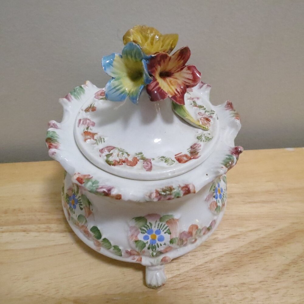 Bassano Italy Ceramic Trinket Vanity Dresser Box Lid Floral Embossed 4.75" Dia.